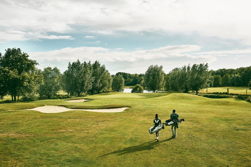 Twee golfers spelen voor de prijs van één op Moyland International.