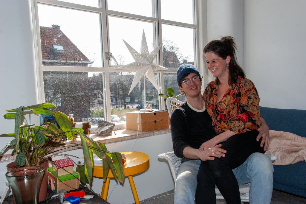 Sven Lentz en zijn vriendin Iris wonen in de verbouwde gymzaal van een voormalig basisschool in Laakkwartier.