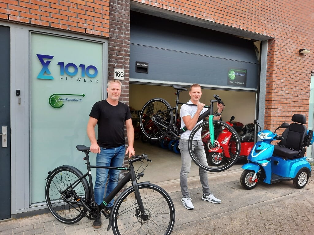 Sander Kos en Bekker zijn een nieuwe experience center voor elektrische vervoermiddelen begonnen.