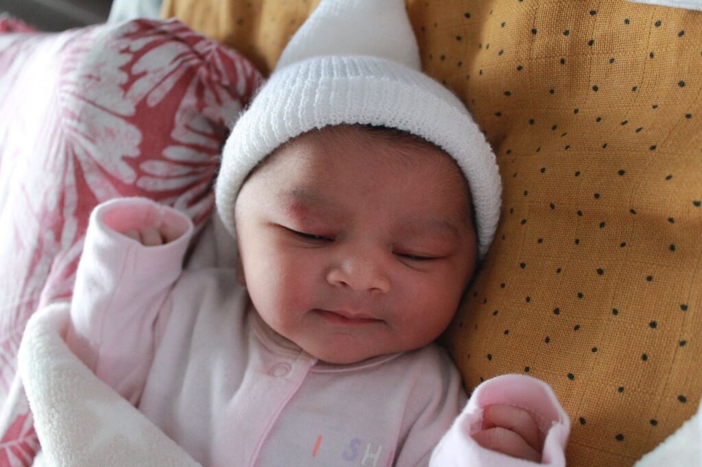 Saanvi Shekhar, geboren op 28 april 2022.