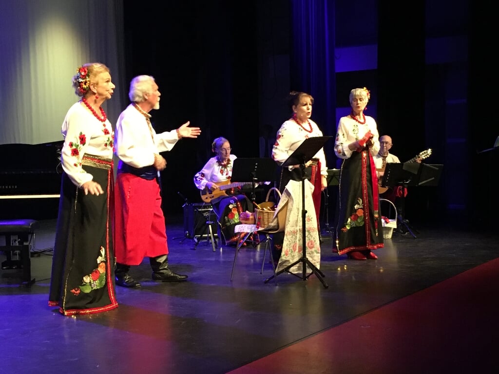 Bij de benefietvoorstelling voor Oekraïne trad onder andere Slavisch ensemble Raduzhnaya op.