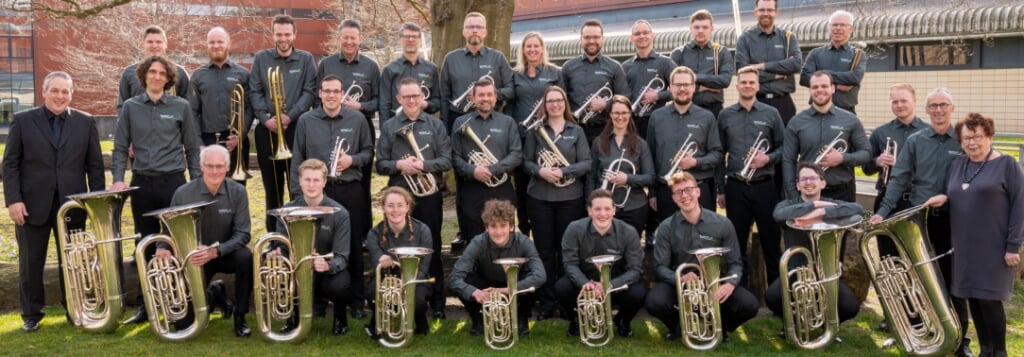 De muzikanten van de Brassband Rijnmond verheugen zich erop het publiek weer een unieke brassbandavond te bezorgen.