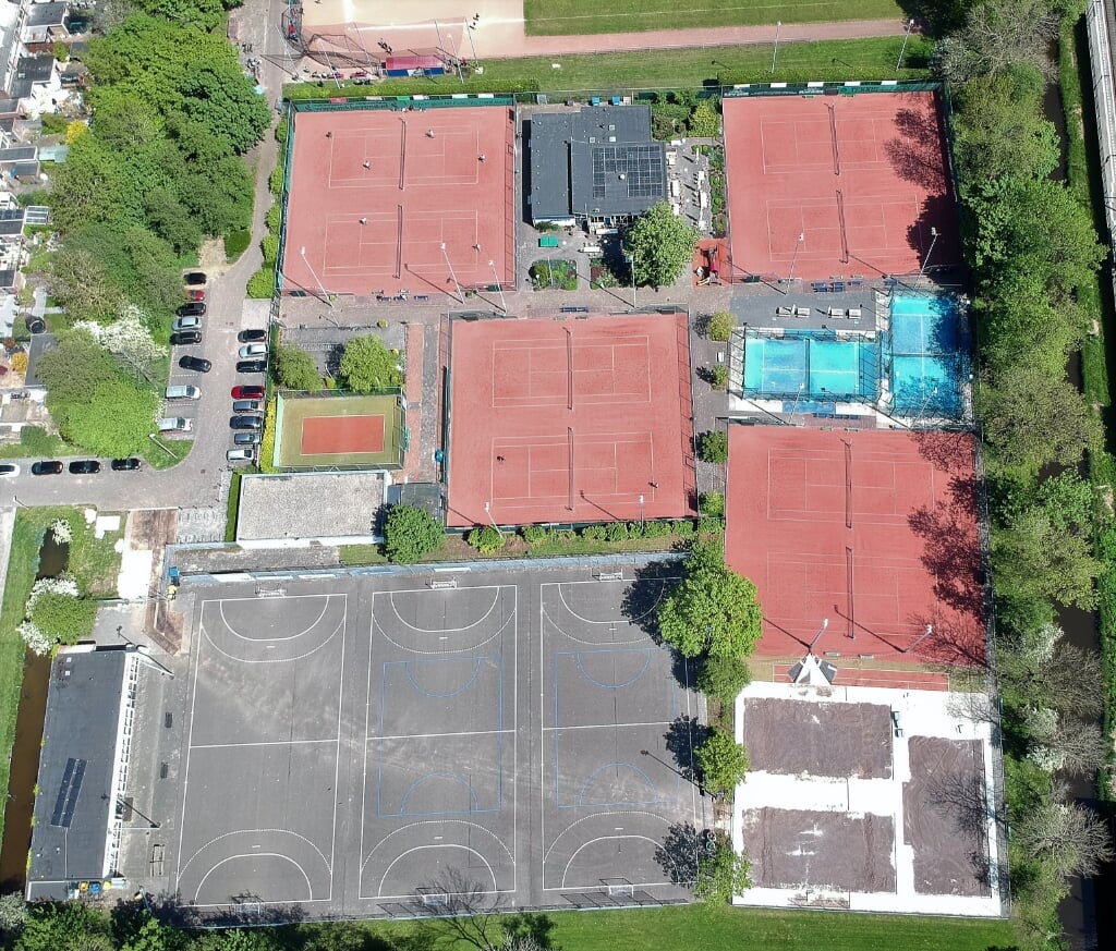 Het tennis- en padelpark aan de Van IJsendijkstraat.