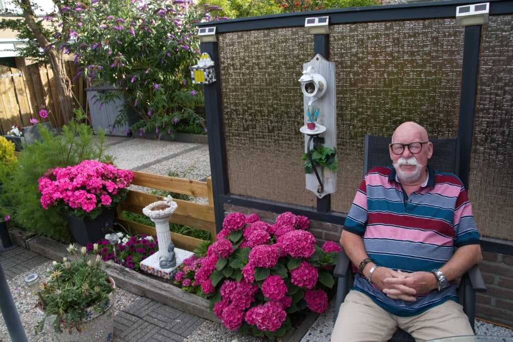 Chauffeur Cor Bruggeling van de Plusbus geniet in zijn vrije tijd van zijn tuin.