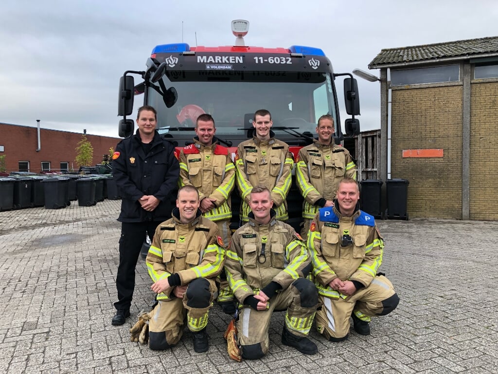 De brandweermannen Pouwel van Altena, Justin Zeeman, Johan Uithuisje, Peter Guijt, Dennis Boes, Marc Bont en Pieter Jan Teerhuis.