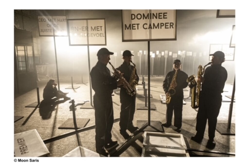 Begeleiding van prachtige ontroerende klassieke klanken van vier saxofoons bij Via Berlin.