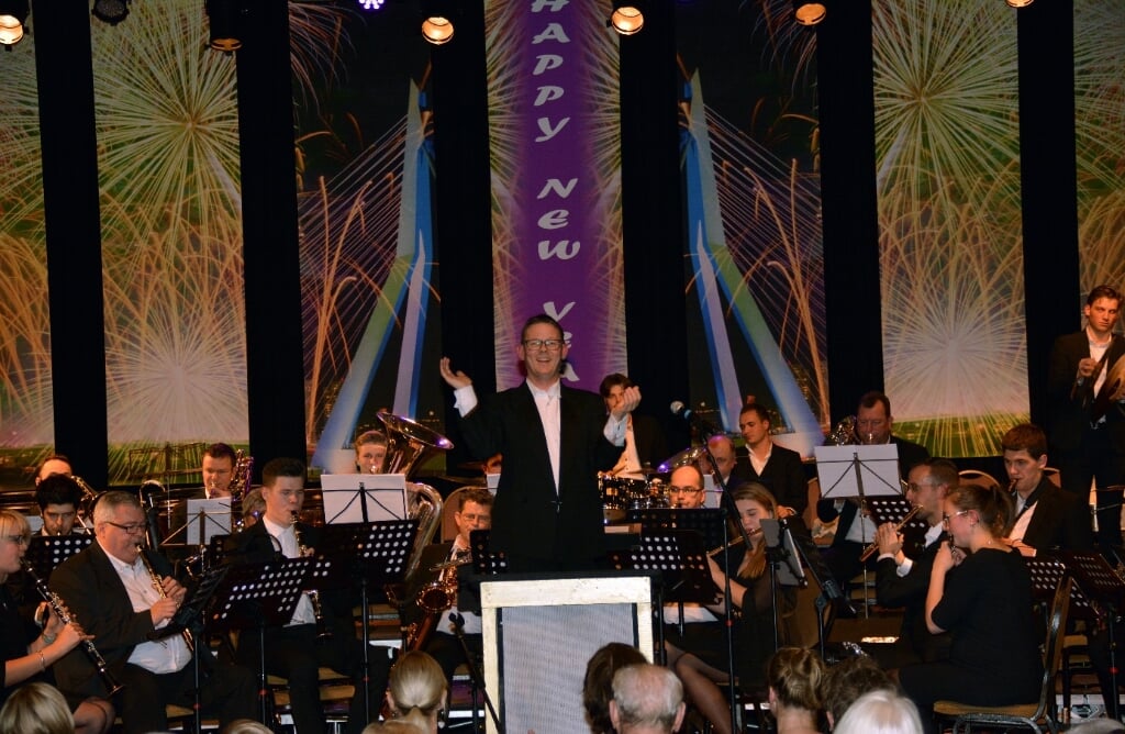 Muziekvereniging. ‘Rotterdam aan Zee’ onder leiding van. Peter Habraken 