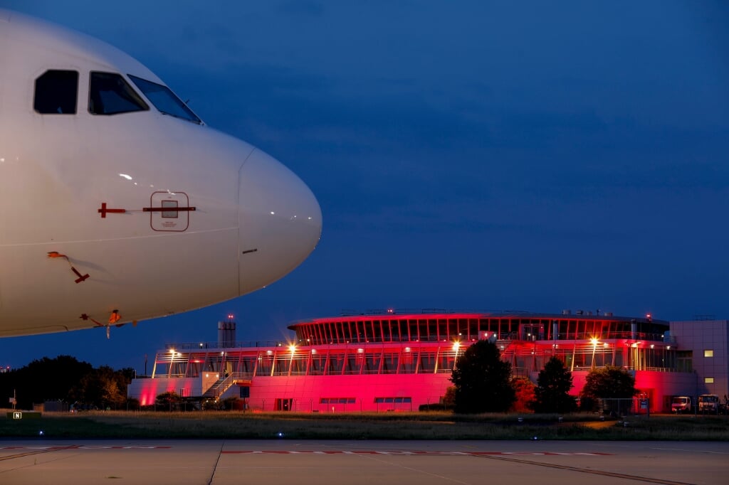 De grote Airport-hal op de luchthaven van Düsseldorf is de locatie voor de Rheingolf Messe.
