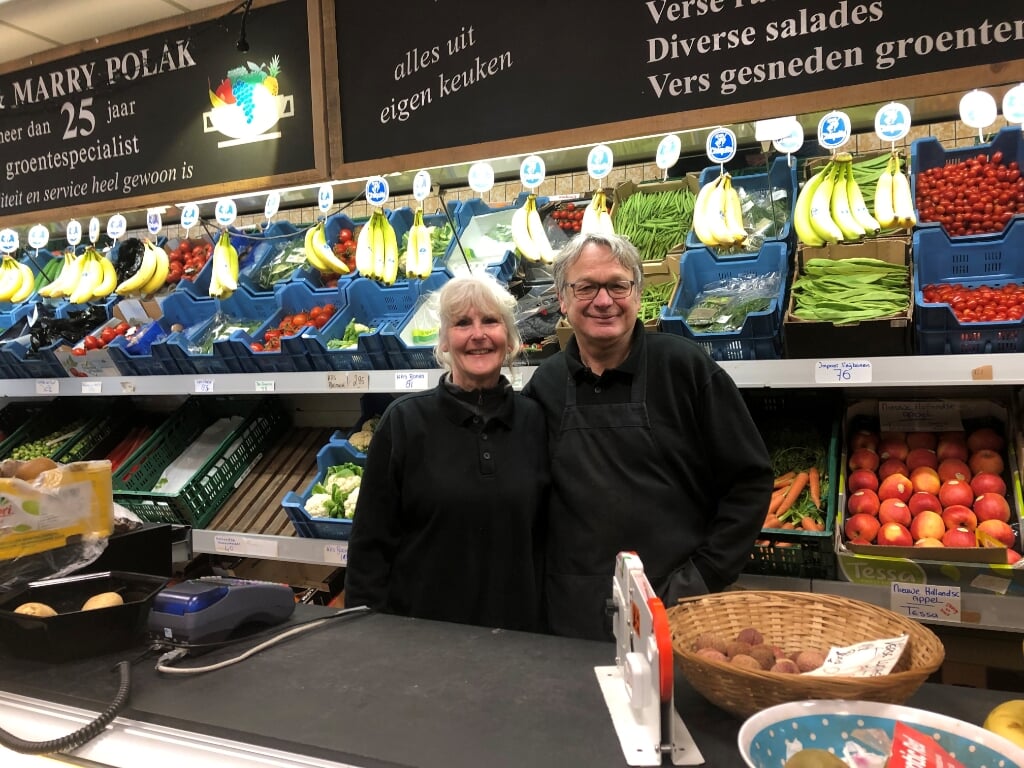 Eddy en Marry hebben het altijd heel erg naar hun zin gehad in hun groentewinkel in winkelcentrum Leyenburg.