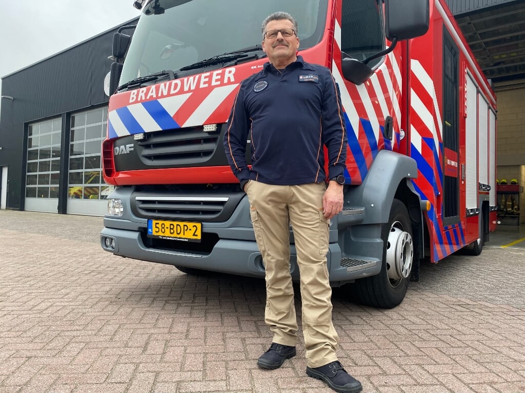 De Vlaardingse brandweercommandant René Verkerk ook werkzaam als brandweerman in Maassluis en Midden Delfland.  