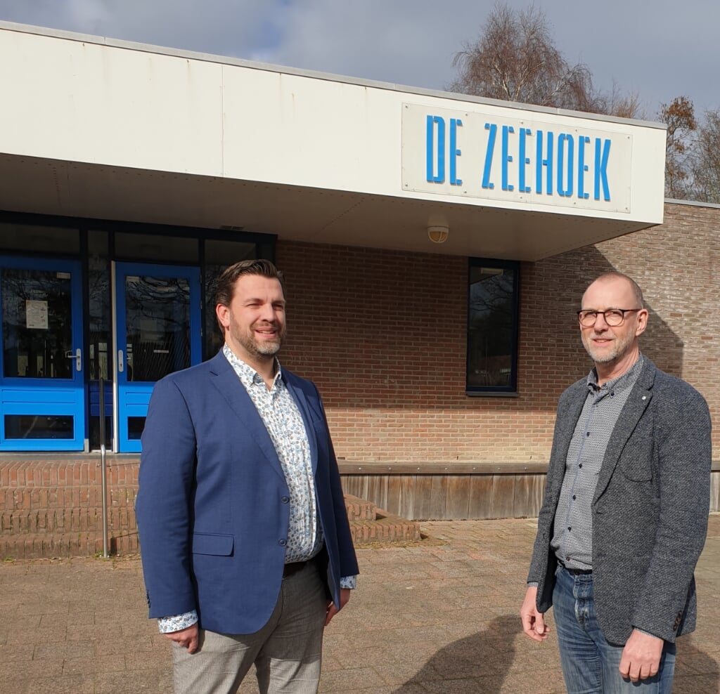 Wethouder Gerben Grinhuis en Jos Oostebrink, voorzitter van De Zeehoek. 