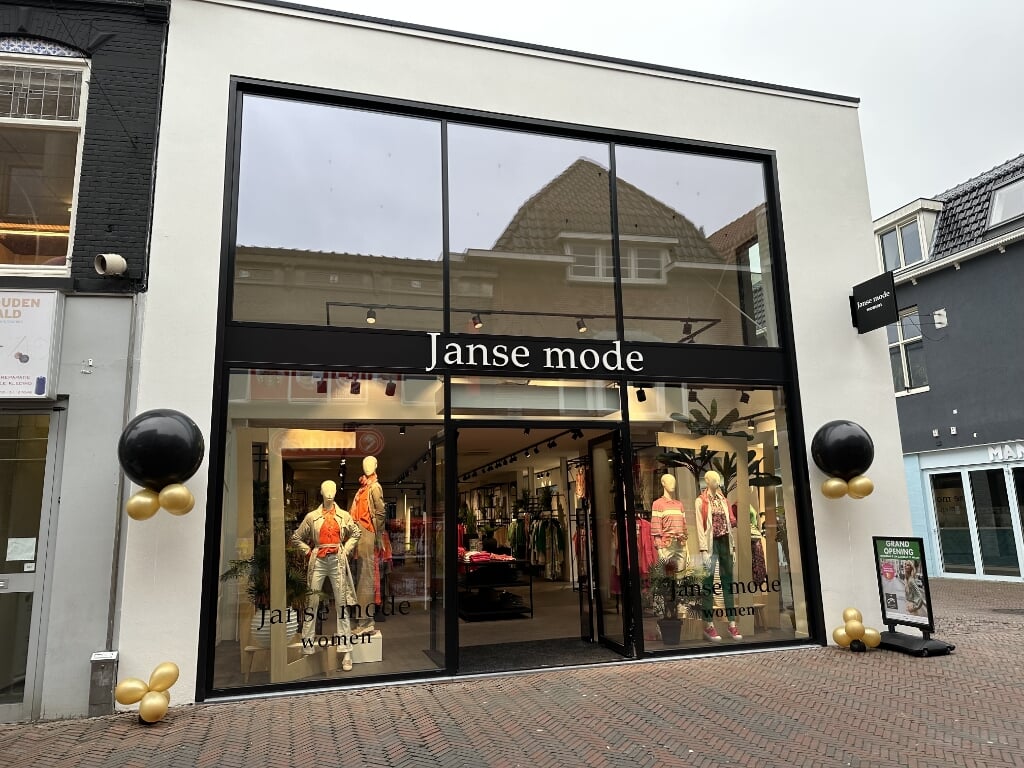 Janse Mode is verhuisd naar de Van Manderloostraat in Alphen.