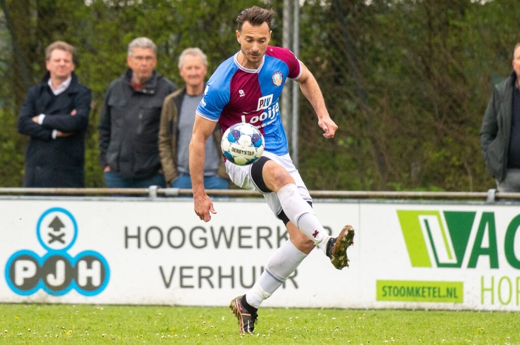 Jurgen Warbout was een kwelgeest voor tegenstander Naaldwijk.