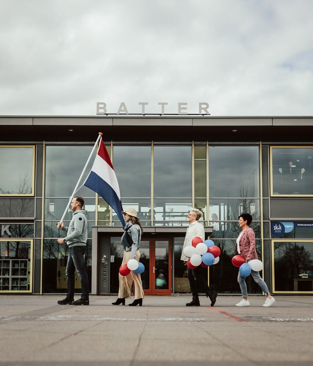 Vier 5 mei vrijheid op het Batterplein in Ursem.