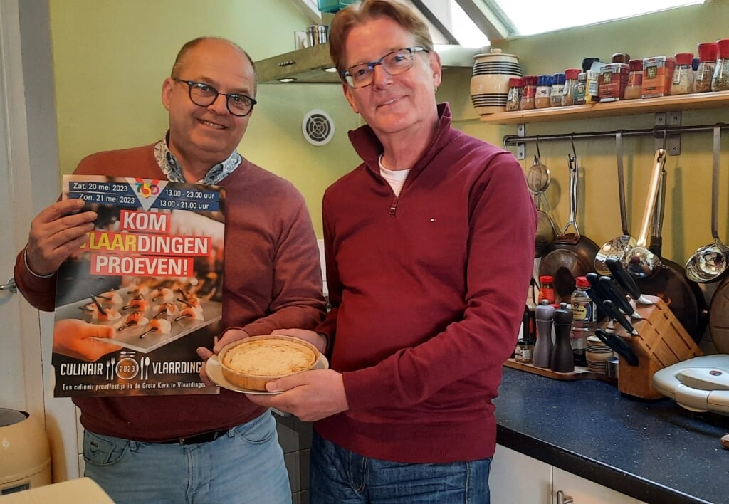 Constantijn Stevens(links) en Ype ten Hoor kijken al uit naar Culinair Vlaardingen, waar allerlei lekkere hapjes en drankjes geserveerd worden door Vlaardingse horecaondernemingen.