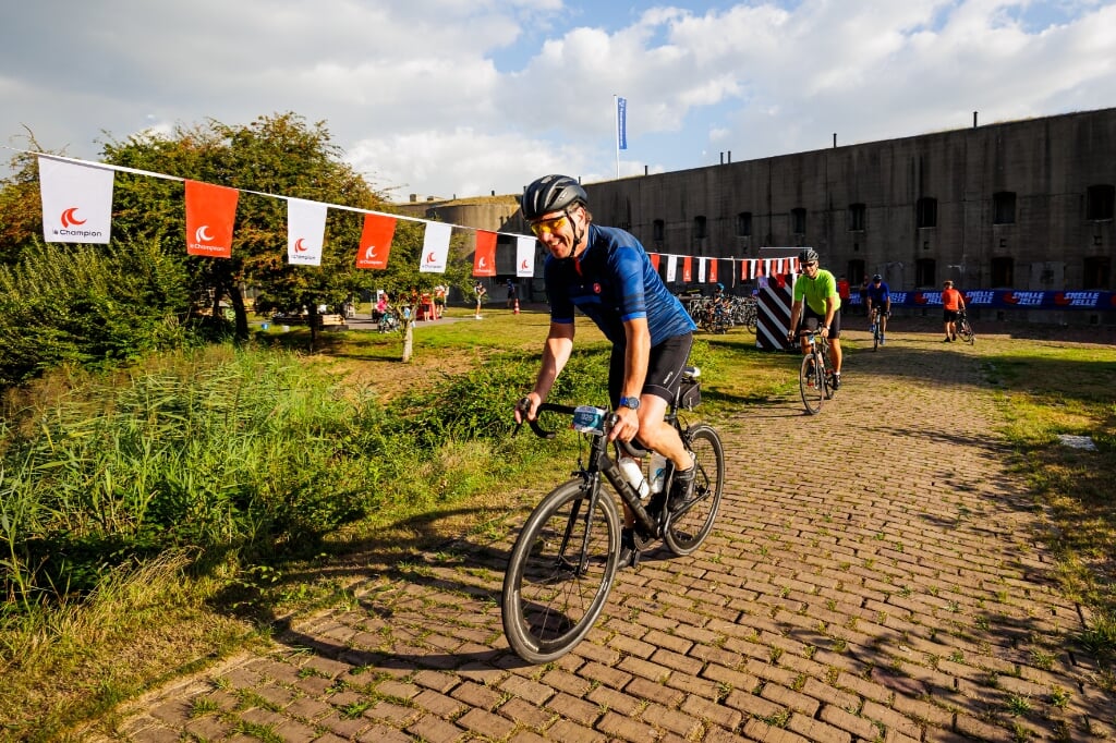 Start in Uitgeest voor een fietstocht langs forten, dijken en sluizen.