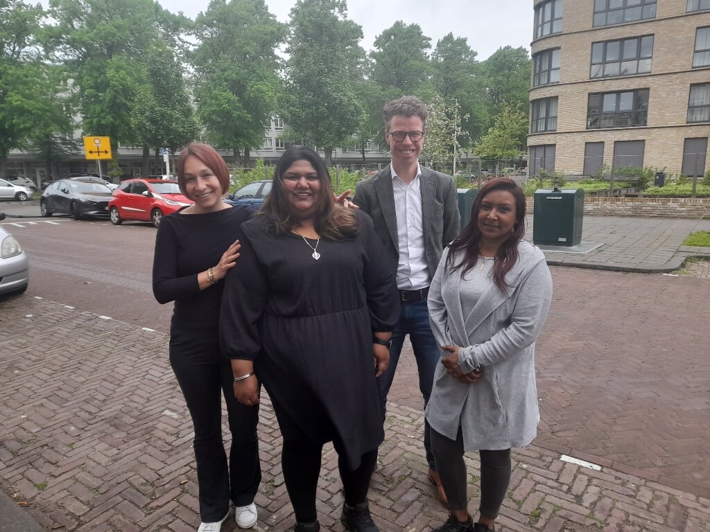 Mei Lan Chung en Martijn Balster samen met Ashana Pal en Artie Ramkhelawan