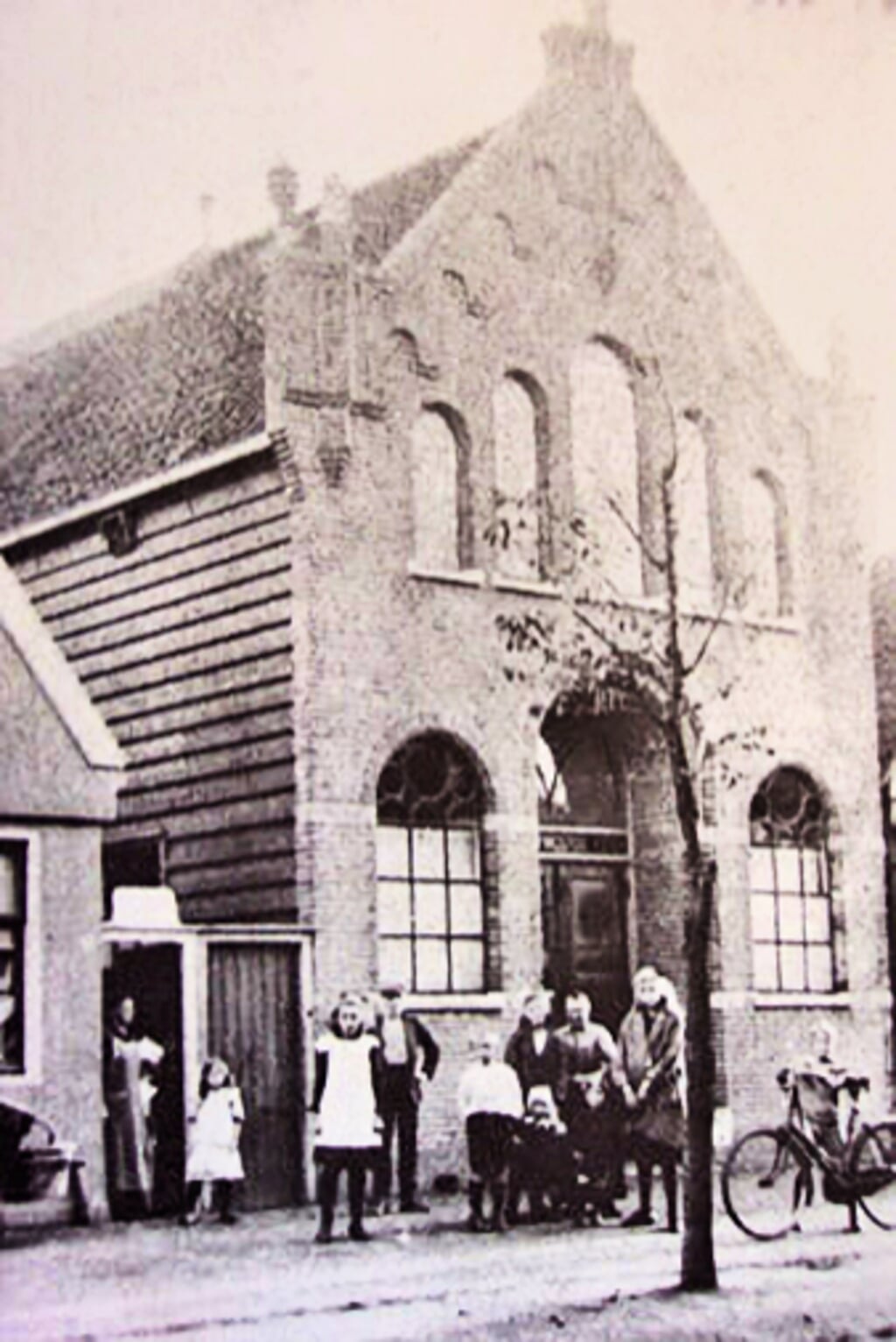 Er werd in 1912 al 'gekerkt' op het Guispad tot de Parklaankerk in 1923 werd geopend.