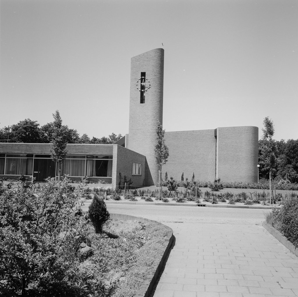 Ter Coulsterkerk in het licht van 1968.