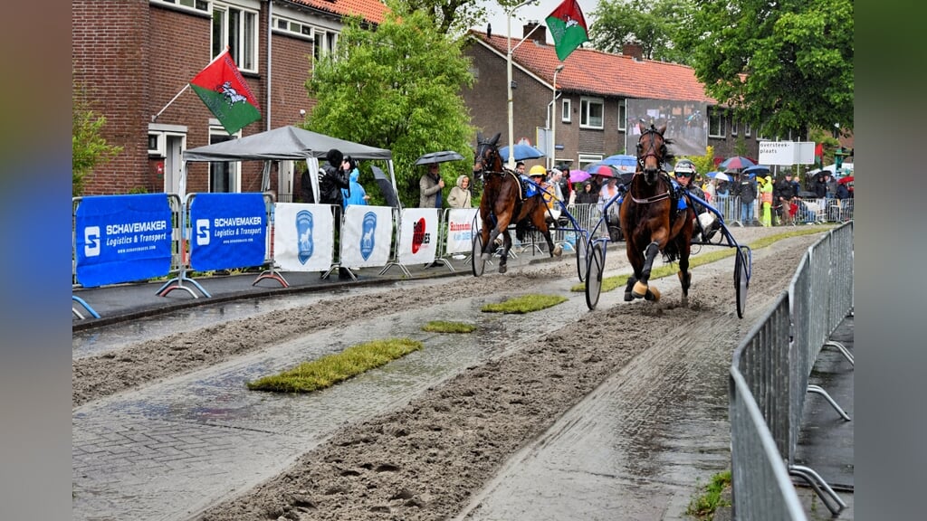 Zoals altijd is de draverij te vinden op de inmiddels vertrouwde locatie aan de Beemsterstraat – Rietwijkstraat. 