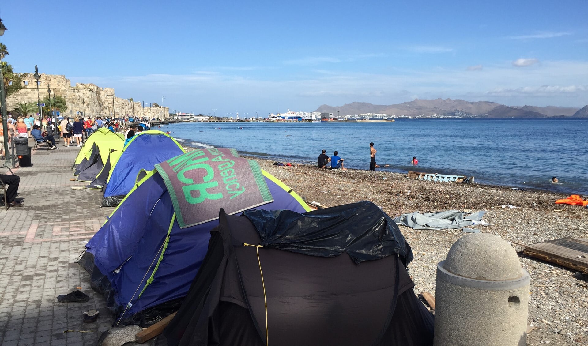 Dagelijks komen nieuwe vluchtelingen aan in Europa, zoals hier op het Griekse eiland Kos. Foto: Martijn Mastenbroek (c)