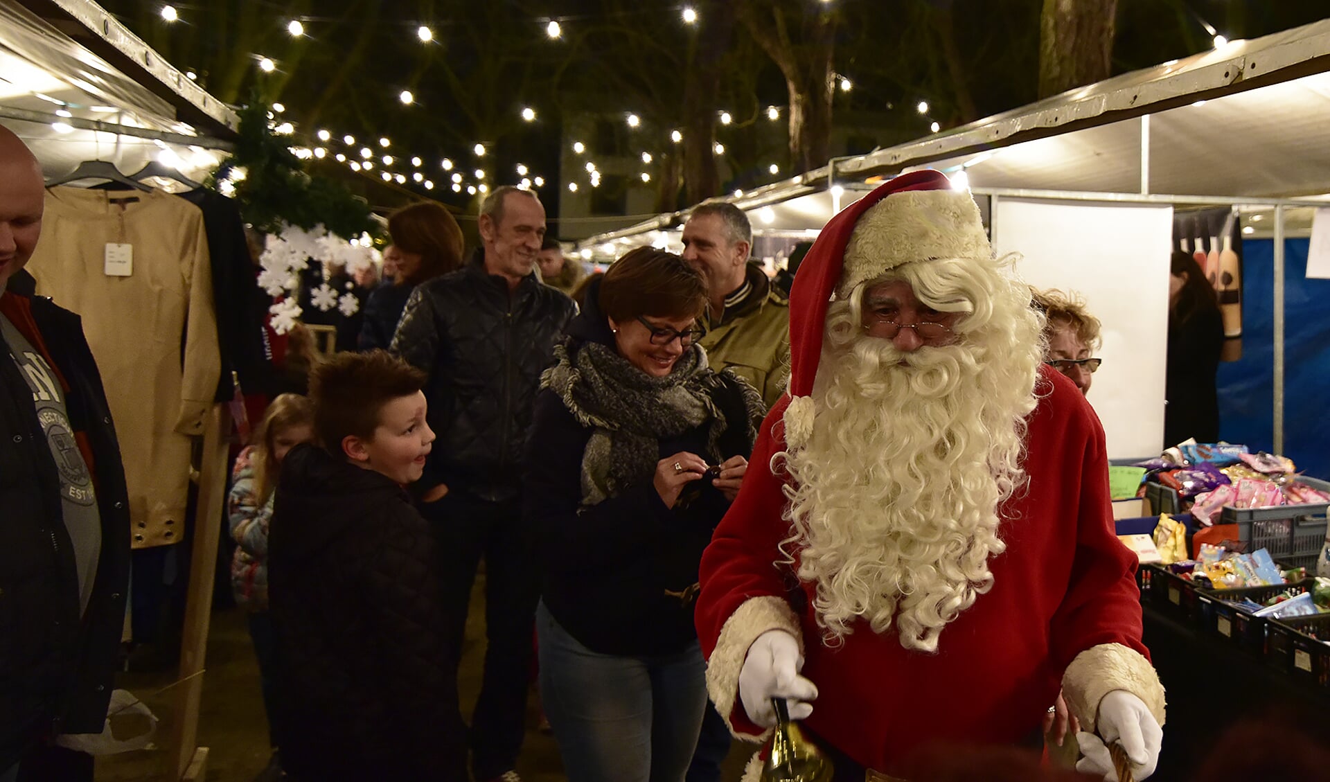 Yo Ho Ho. Heenvliet was vandaag in kerstsfeer. Foto's: René Bakker.