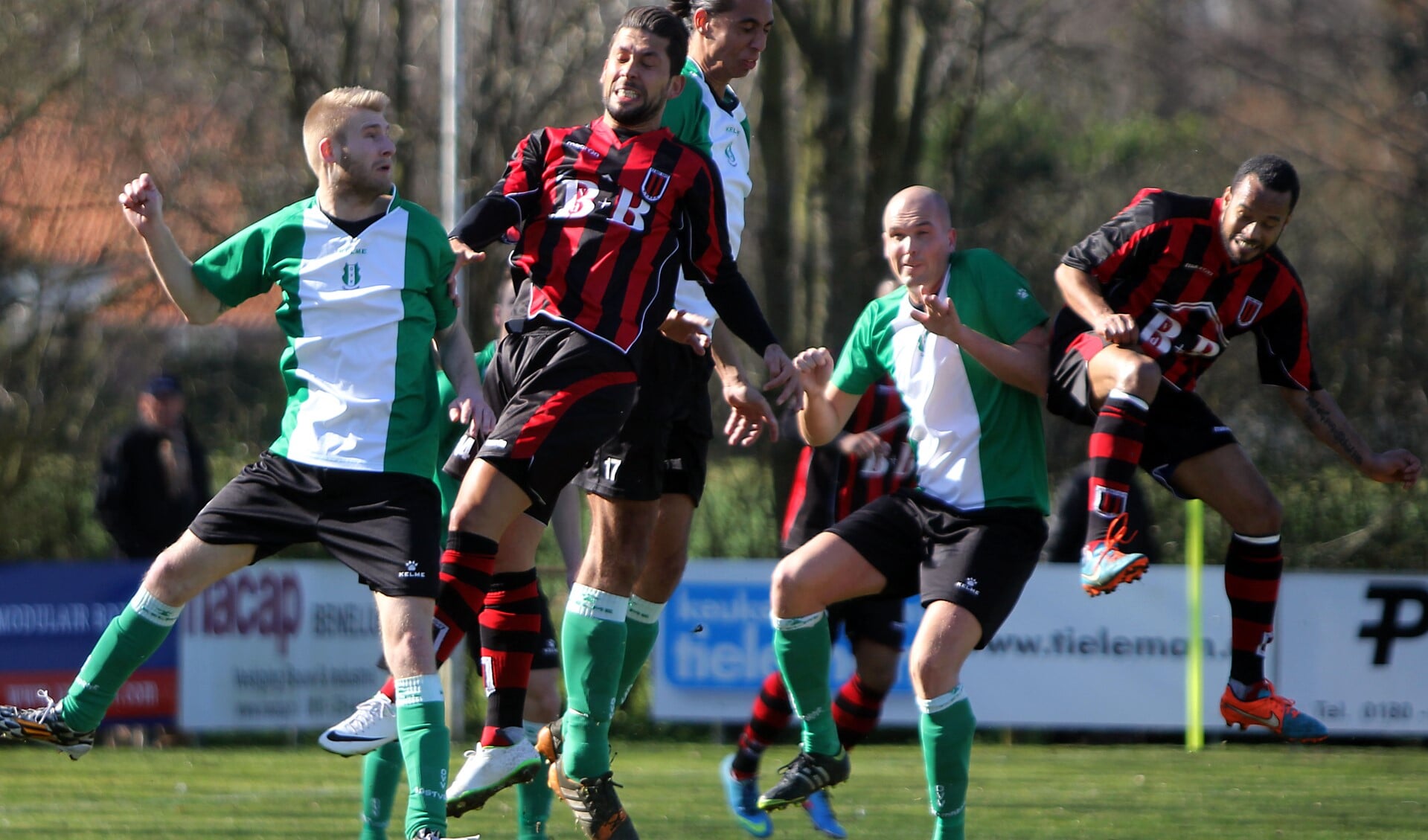 PFC won zondag nipt van OVV en verstevigde de koppositie. Foto's: Peter de Jong