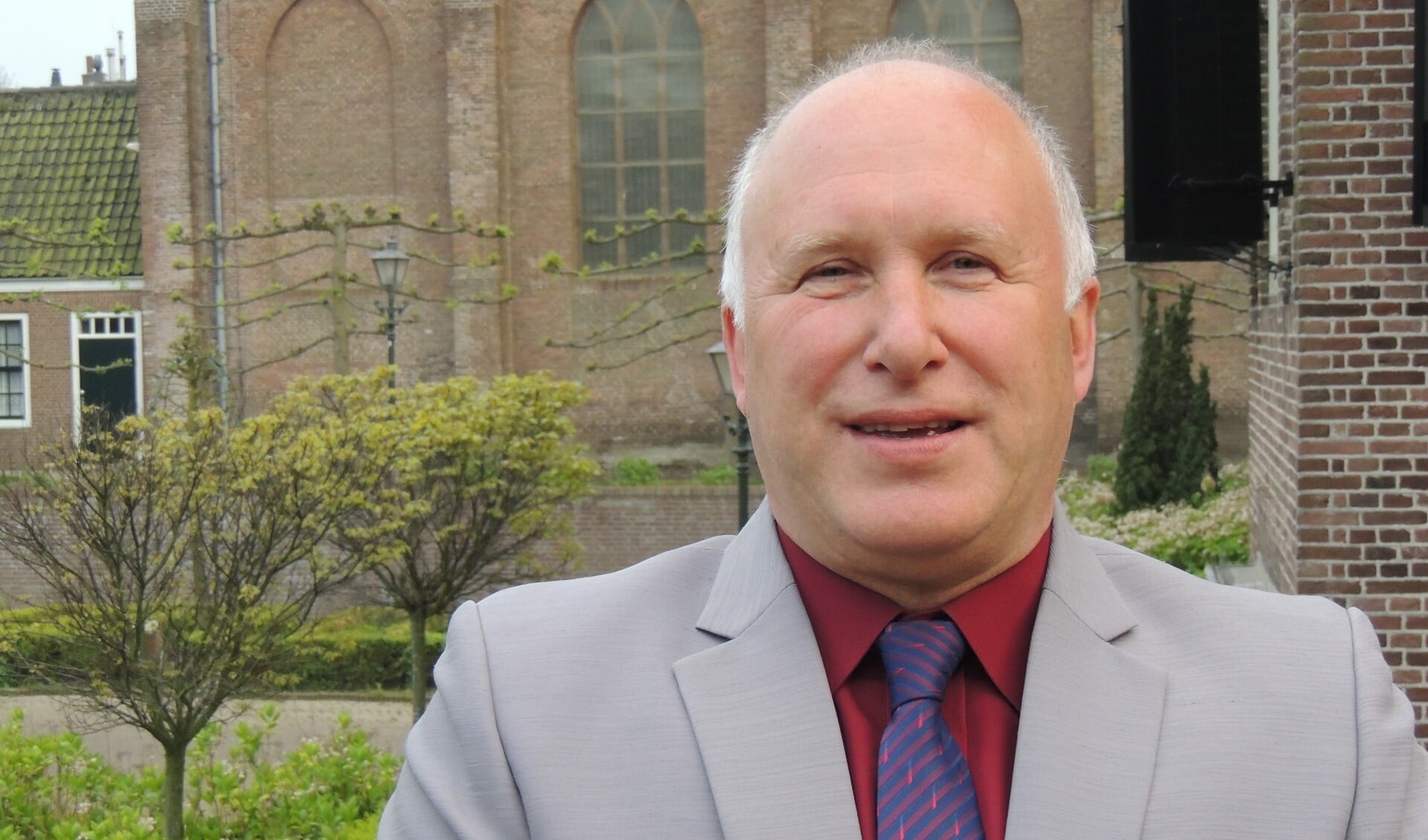 Wethouder Hans van Lith tekent overeenkomst over waterkwaliteit Vestinggracht