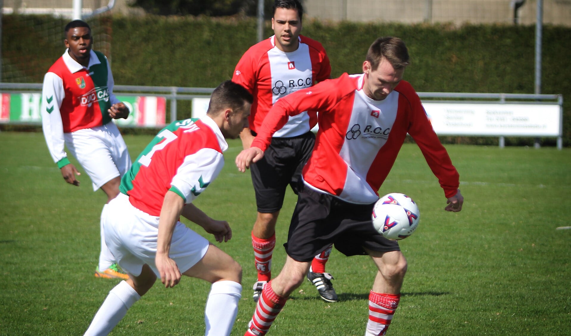 Abbenbroek won zondag met 1-0 van SVV dat laatste staat. Foto's: Peter de Jong