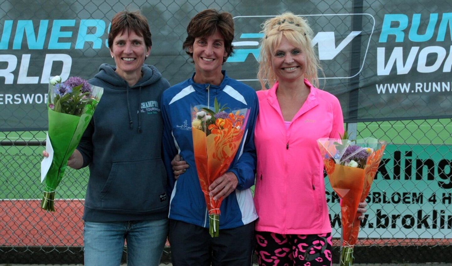 De drie snelste dames: Vanessa Hartman, Marjan de Waaij en Judith van Groningen