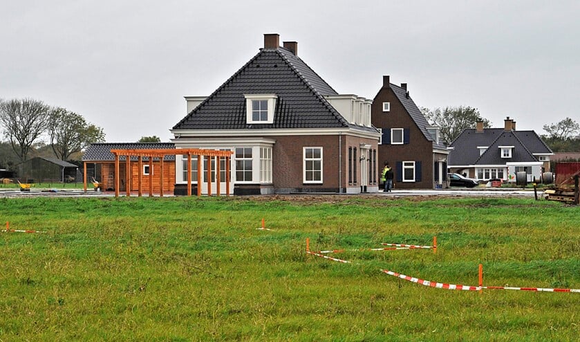 Net als eerder bij de Lodderlandsedijk in Rockanje worden kassen gesloopt voor woningen (archieffoto: Jos Uijtdehaage)