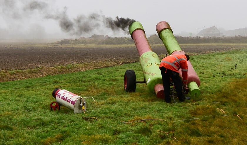 Daverende knallen tijdens carbid schieten
