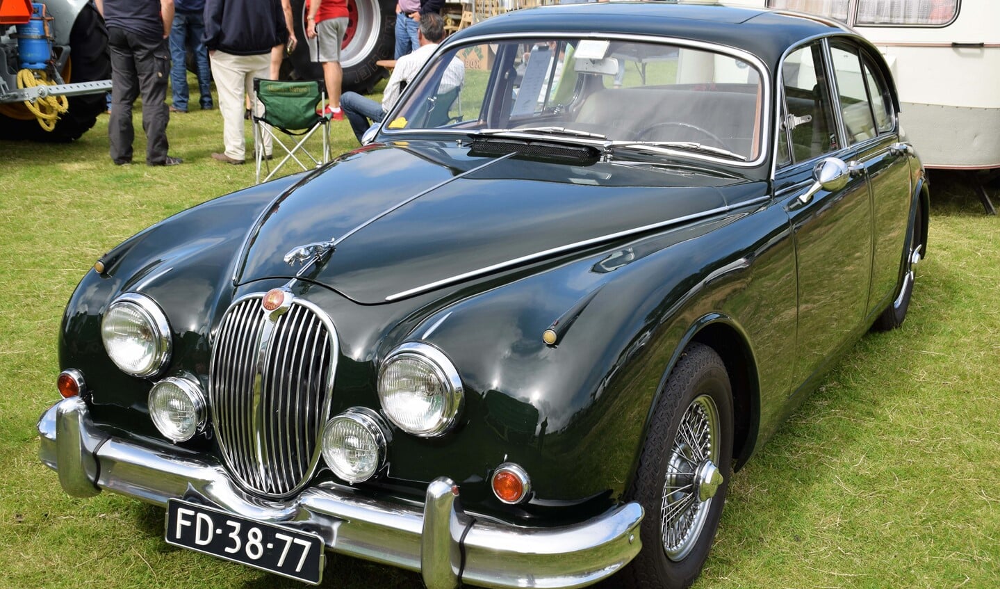 Graham Hill reed in zo'n Jaguar en Inspector Morse ook...