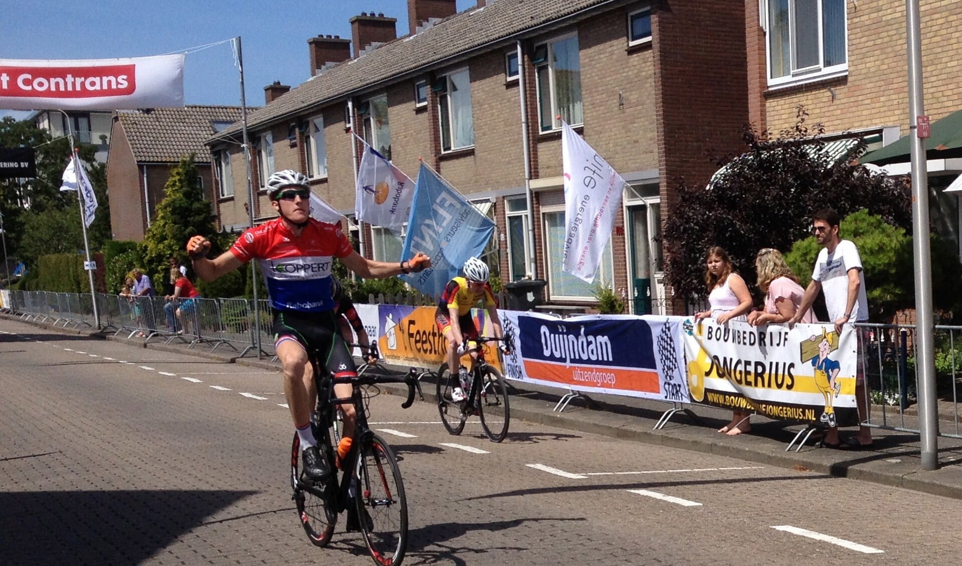Daan van Sintmaartensdijk grijpt in de Ronde van Kwintsheul zijn tweede overwinning van het seizoen. Foto Dan Rolandus