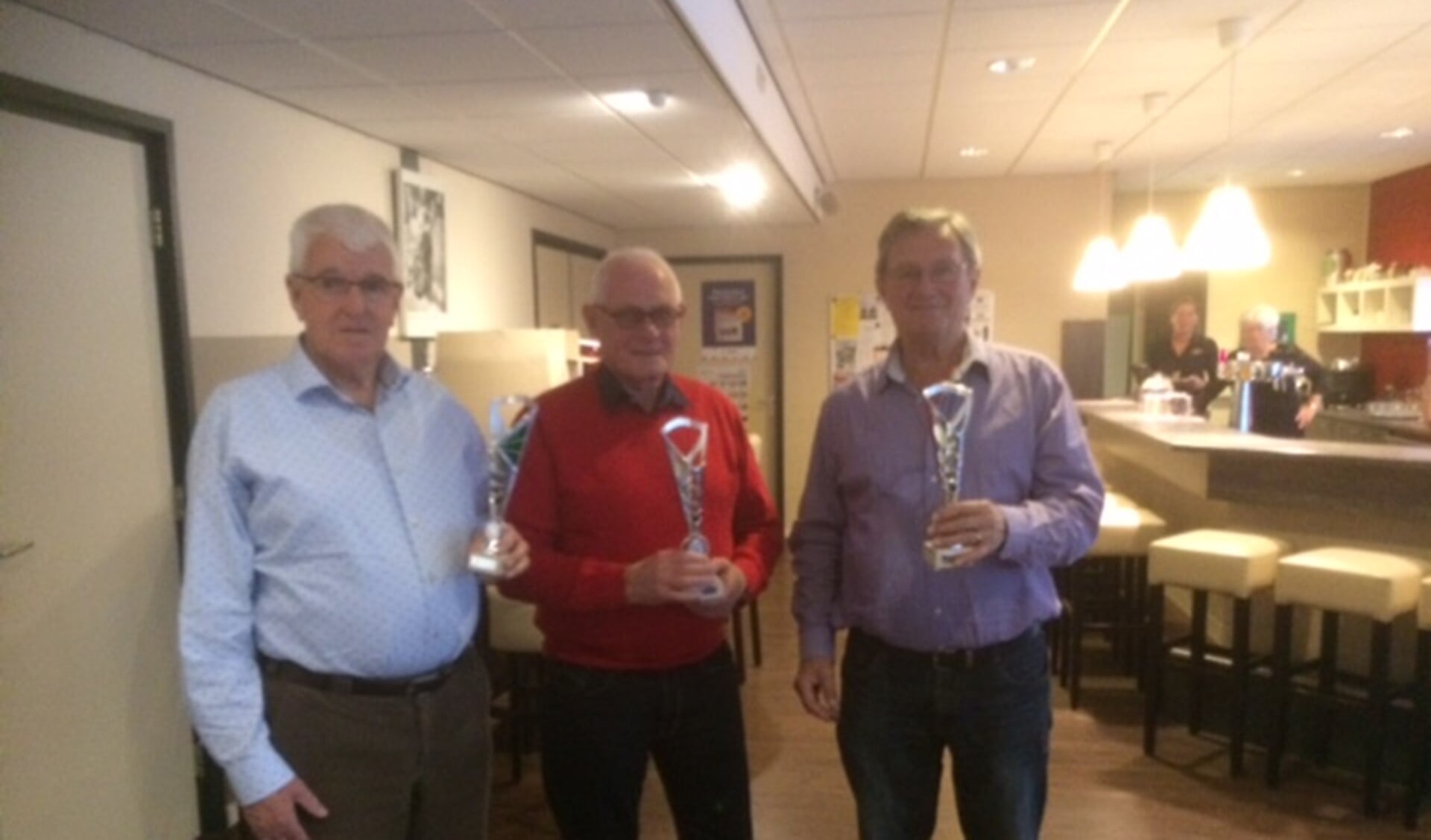 Cor Berkhout, Aad Quak en Wim Pothof haalden het podium in de competitie van koersbalvereniging Westvoorne van 2017. 
