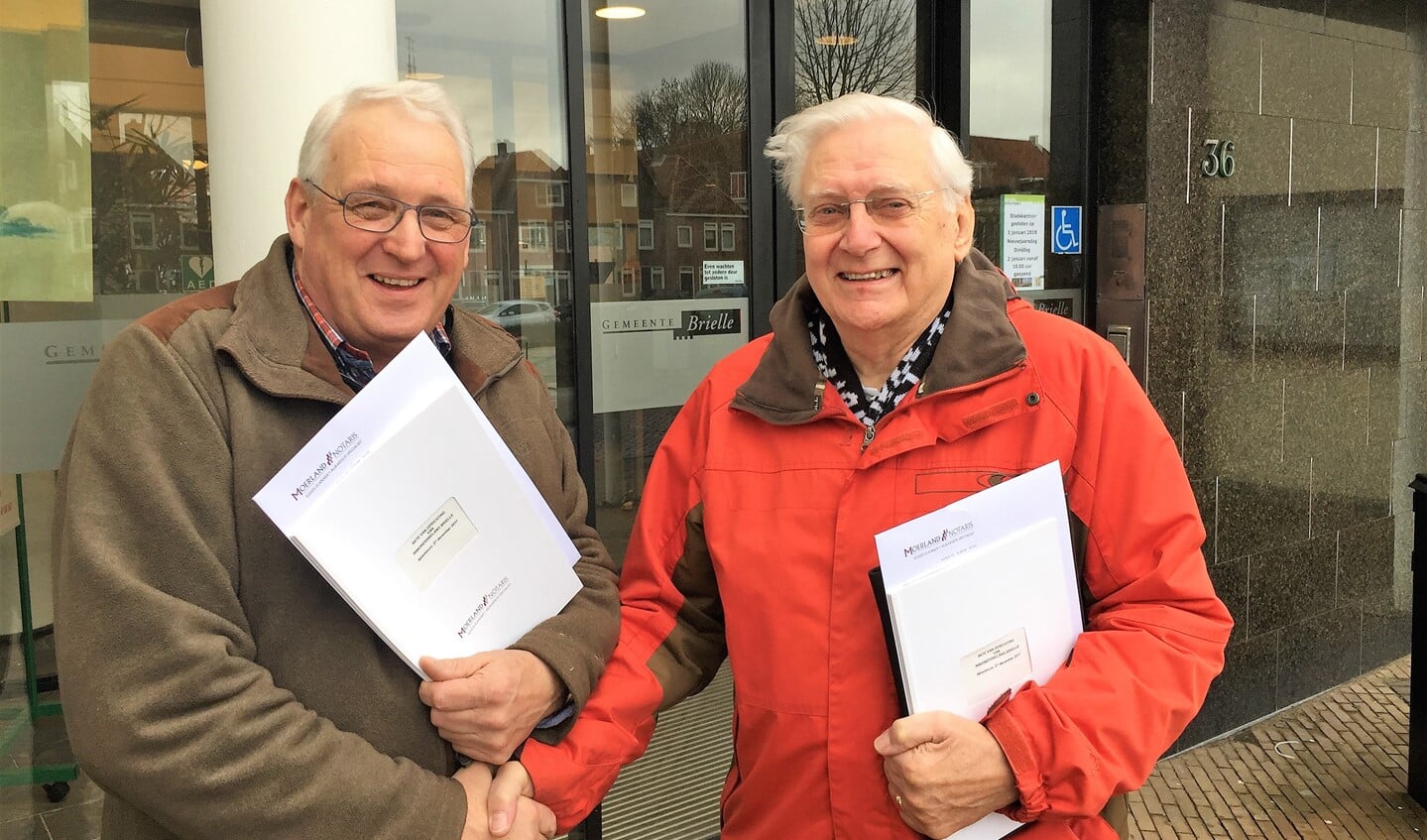 Voorzitter Rien Kap en secretaris Tijmen Zaal van de nieuwe partij in Brielle