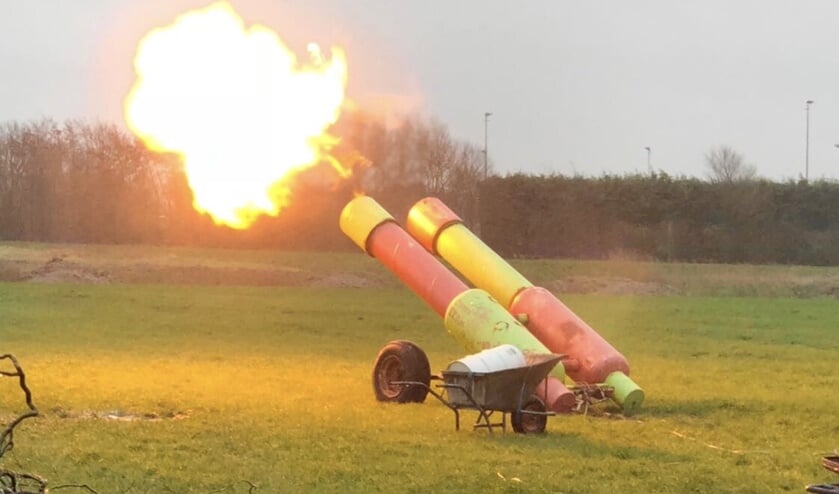 Het kanon in actie.