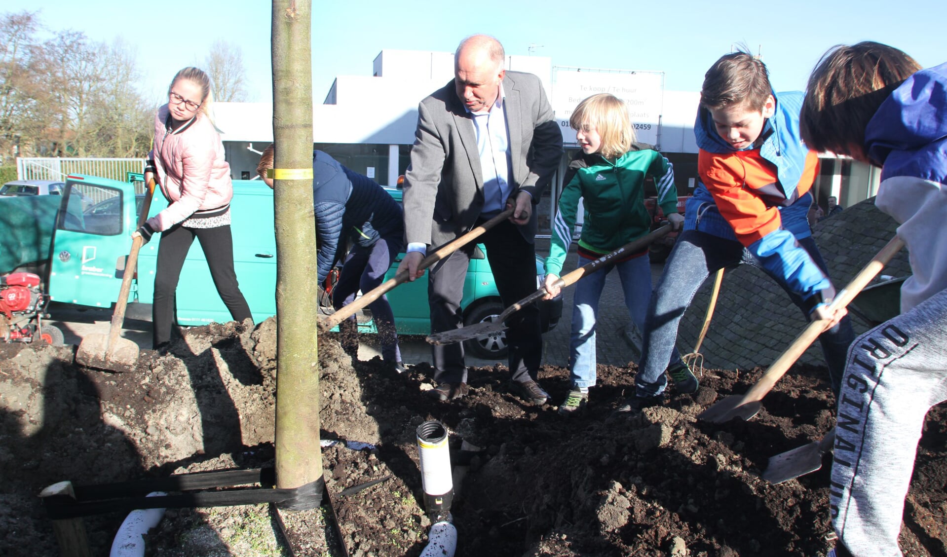 Wethouder van Lith spit flink mee
