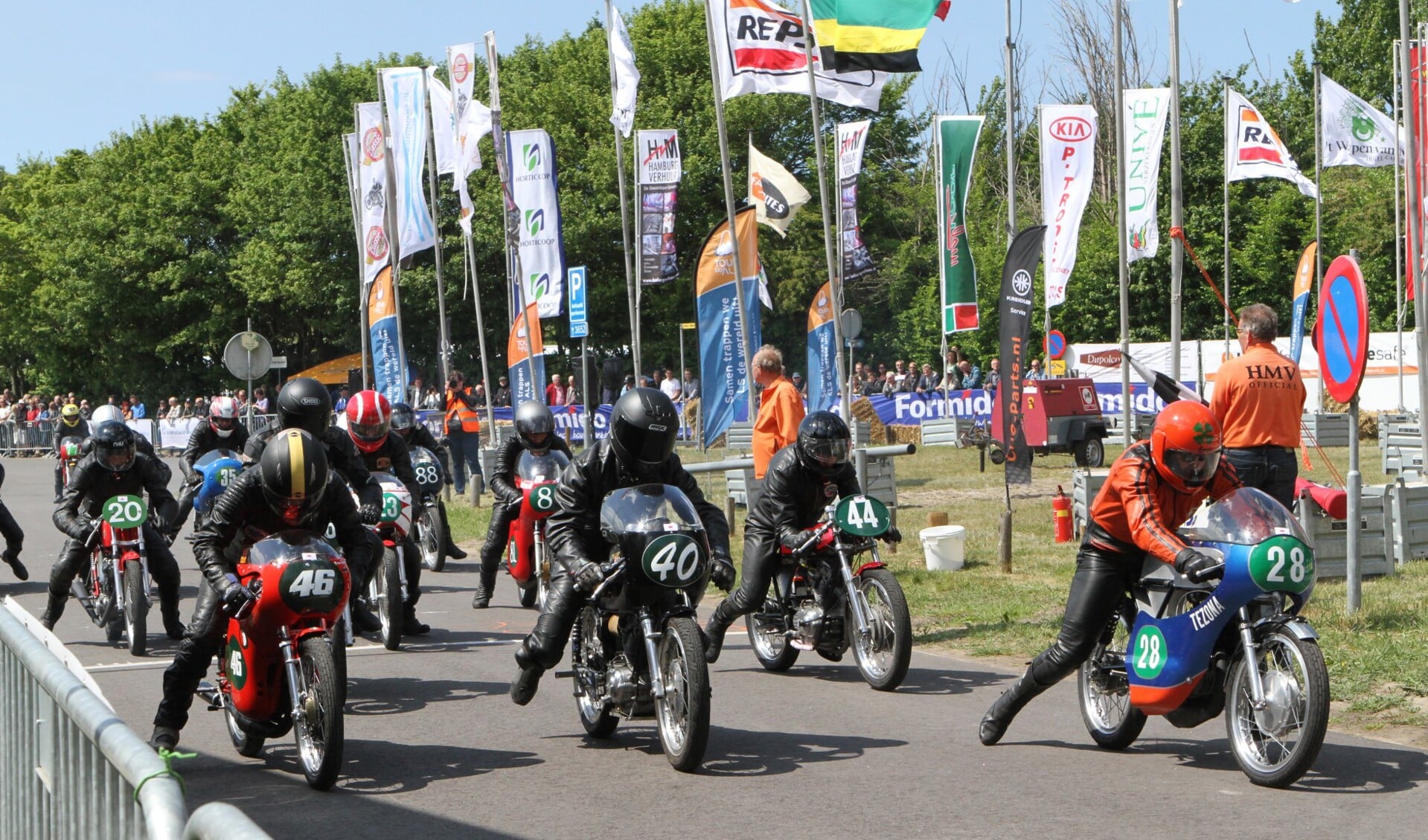 De motorraces van Rockanje trokken afgelopen zaterdag en zondag weer veel publiek. * Foto: Wil van Balen.
