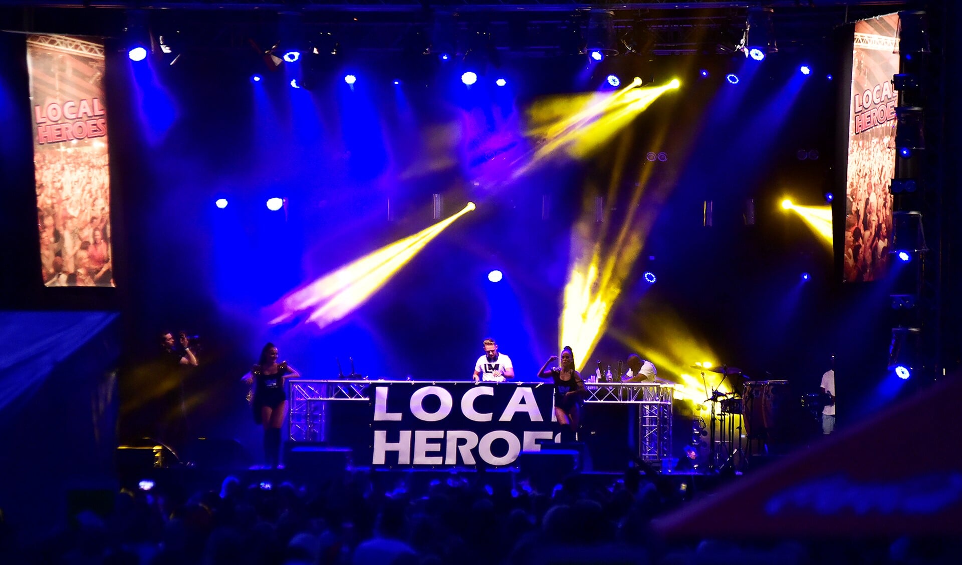 Op vrijdagavond 25 augustus draaien de Local Heroes op het Spijkenisse Festival.
