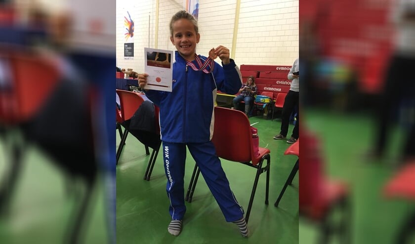 WIK-turnster Stella veroverde een bronzen medaille in de turncompetitie van Voorne-Putten en Rozenburg.