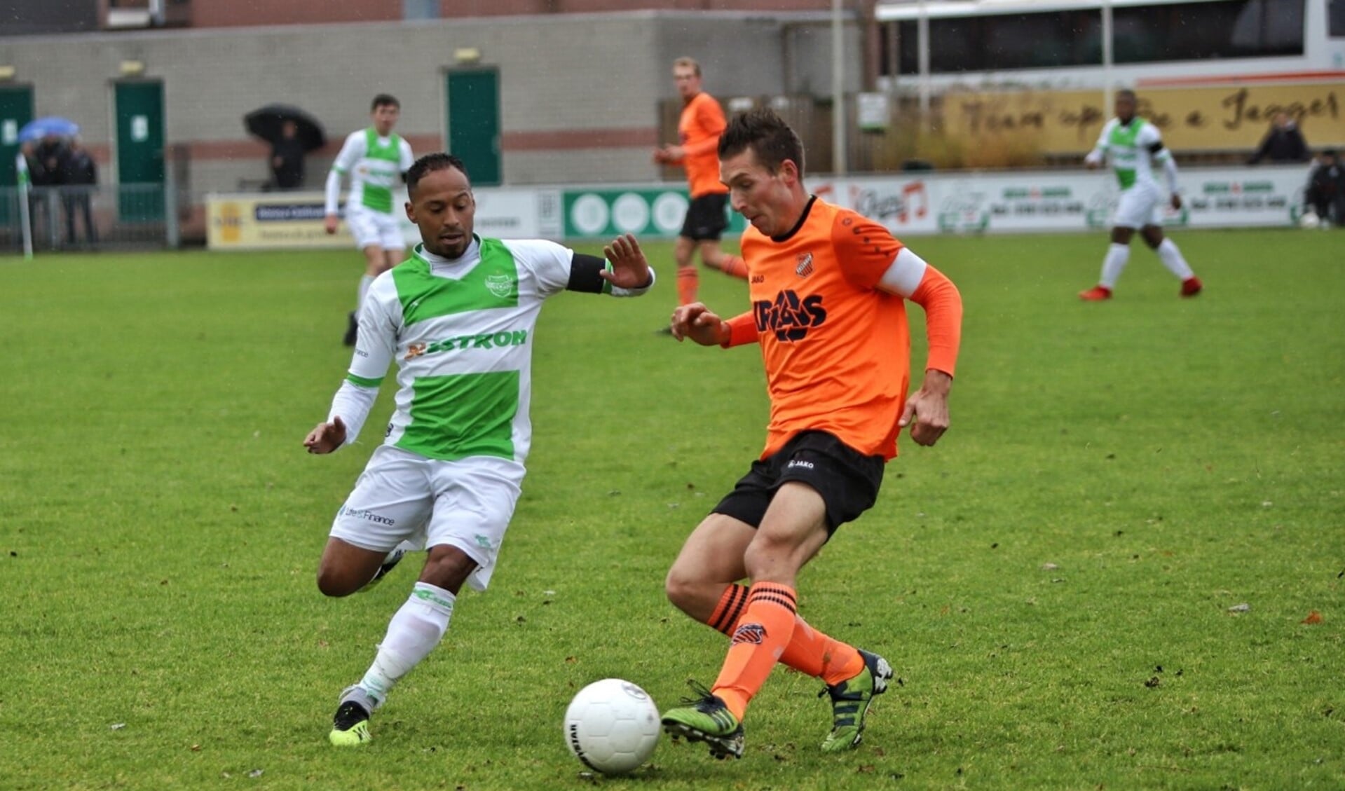 Spijkenisse speelde een prima partij tegen Volendam, maar de koploper won op sportpark Jaap Riedijk toch met 1-3. 