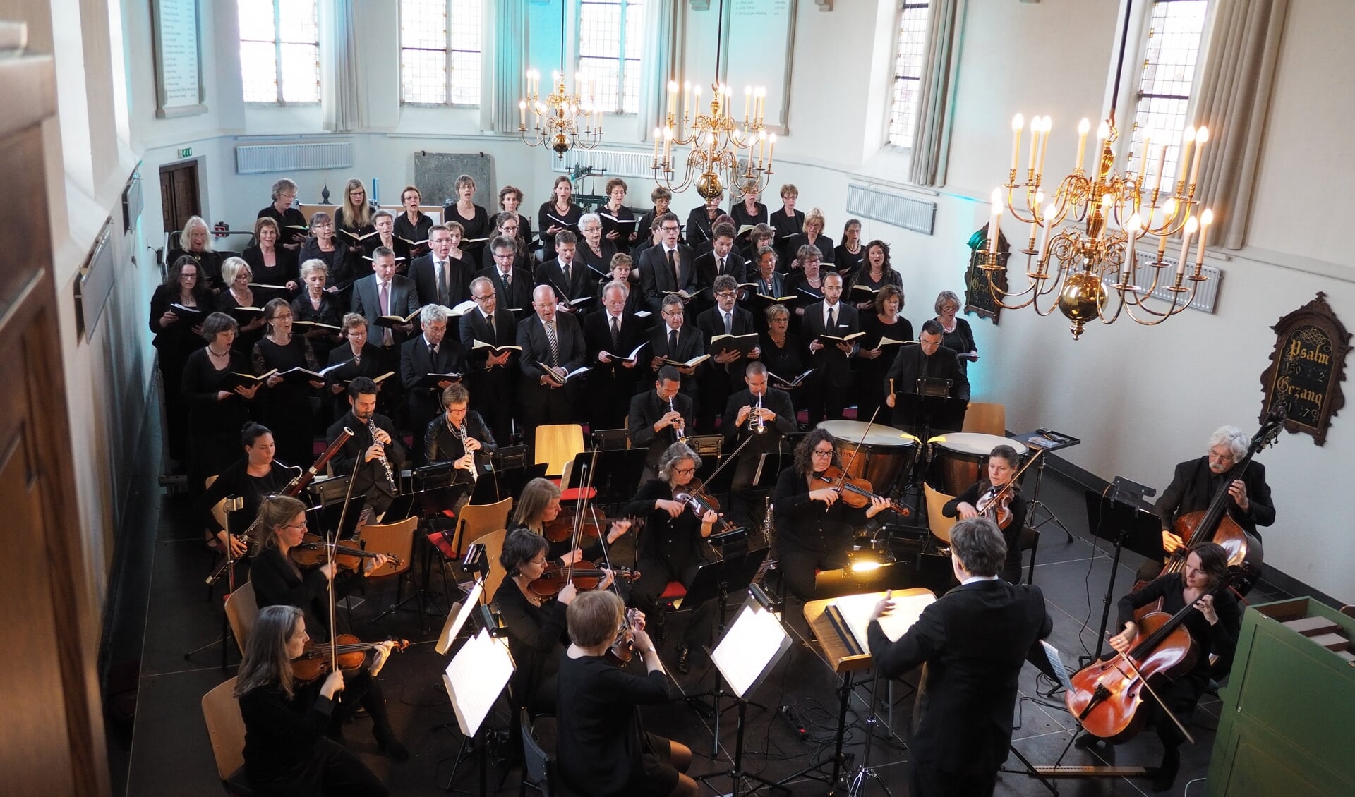 15 december zal COV Laudando het koorwerk van Händel uitvoeren in de Grote Kerk aan de Ring in Middelharnis. (Foto: Roel den Engelsman) 