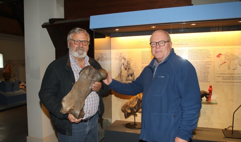'Mister Historyland' Arie van den Ban en 'Sir Mammoth' Dick Mol