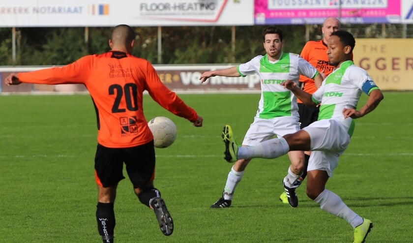 Spijkenisse kwam zaterdag vroeg op achterstand tegen Smitshoek en kwam de vroege treffer niet meer te boven.