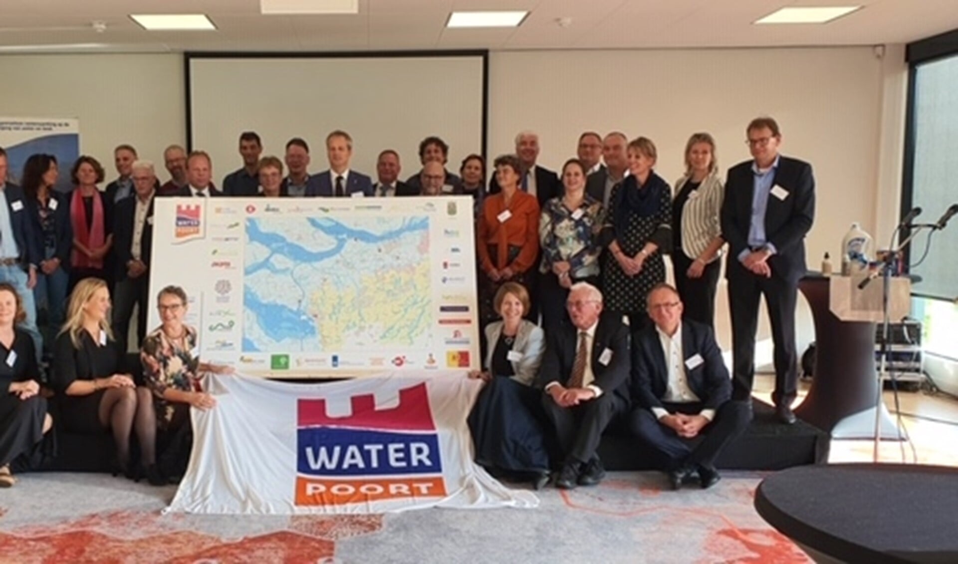 34 partners uit bedrijfsleven, overheid en onderwijs op de grens van West-Brabant, Zeeland en Zuid-Holland besluiten tot voortzetting. 