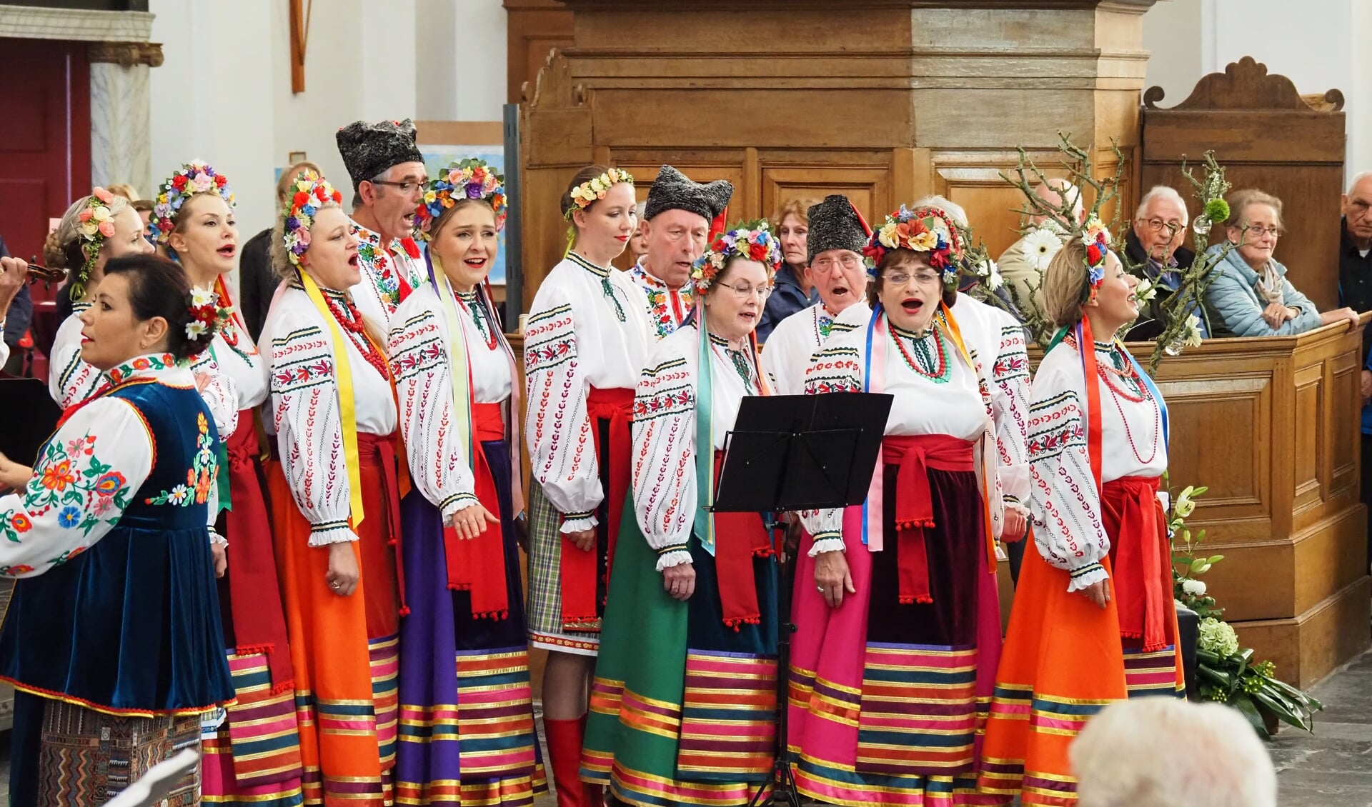 De Russische-Oekraïense Dansgroep Kalinka uit Rotterdam - Fotografie: Joost de Koning