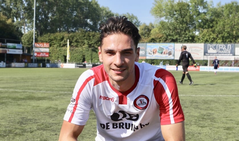 Raoul Gillet scoorde op bezoek bij XerxesDZB zijn eerste competitietreffer voor Brielle. (Archieffoto: Wil van Balen).