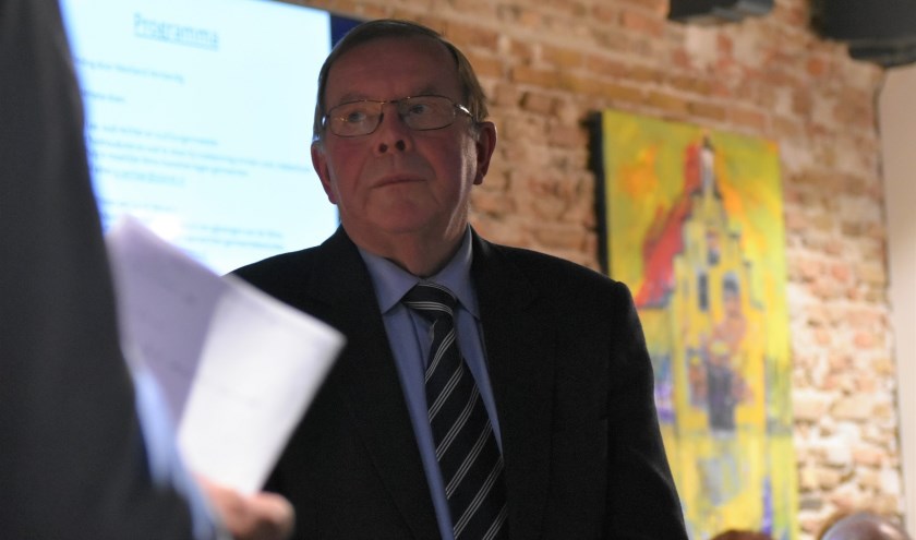 Oud-bestuursrechter Bert van 't Laar helpt mensen met moeilijke WMO-kwesties.