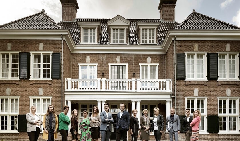 Het enthousiaste team van van der Hoek Makelaars!